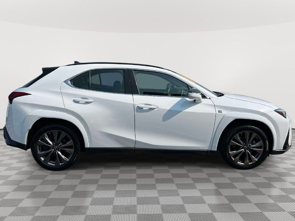 Used 2024 Lexus UX 250h F Sport AWD/4WD image 4