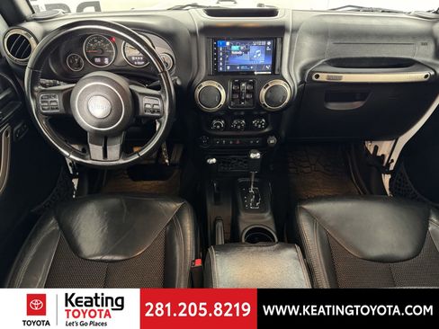 Used 2016 Jeep Wrangler Unlimited Sahara image 21