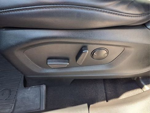 Used 2023 Ford Explorer XLT w/ Equipment Group 202A AWD/4WD image 20
