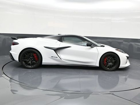 Used 2025 Chevrolet Corvette Z06 w/ Stealth Interior Trim Package image 6
