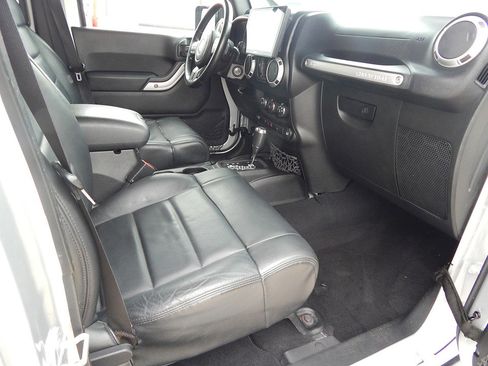 Used 2012 Jeep Wrangler Unlimited Sahara w/ Connectivity Group image 17