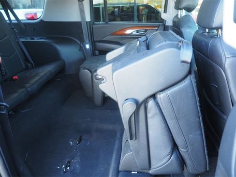 Used 2019 Cadillac Escalade ESV Premium Luxury image 23