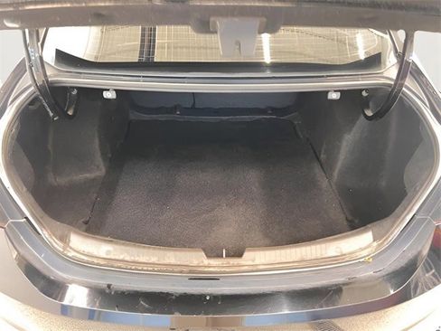 Used 2021 Chevrolet Malibu LT image 22