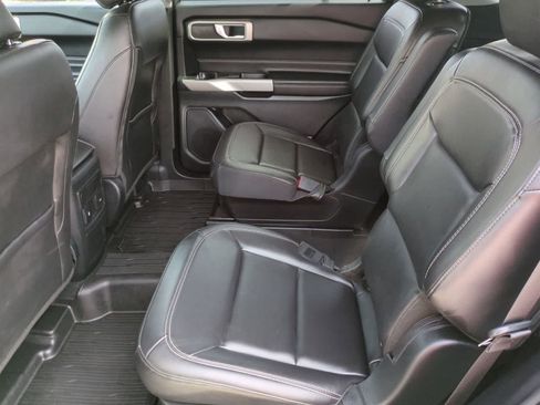 Used 2023 Ford Explorer XLT w/ Equipment Group 202A AWD/4WD image 19
