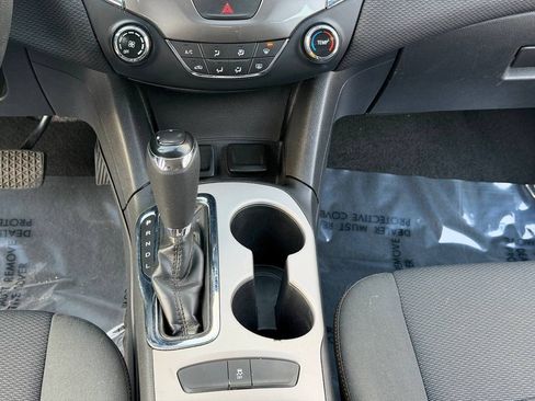 Used 2018 Chevrolet Cruze LS FWD image 22