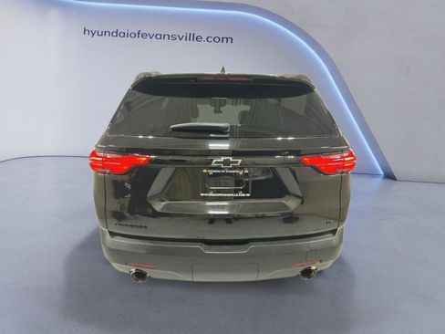 Used 2023 Chevrolet Traverse LT FWD image 3