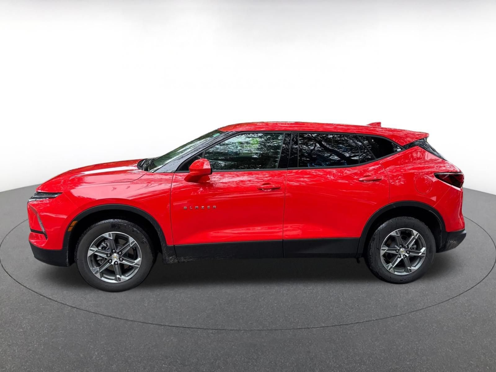 Used 2026 Chevrolet Blazer LT FWD image 7