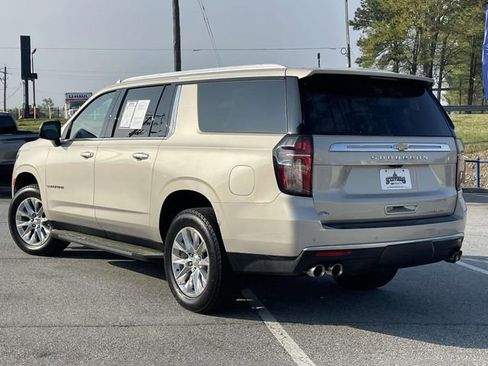 Used 2021 Chevrolet Suburban Premier w/ Premium Package AWD/4WD image 4