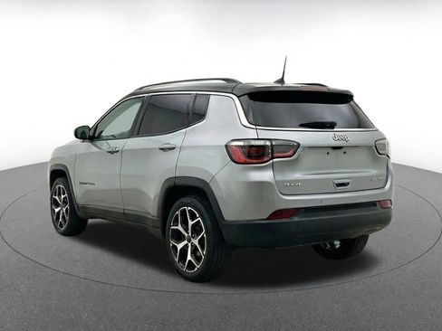 Used 2025 Jeep Compass Limited AWD/4WD image 7