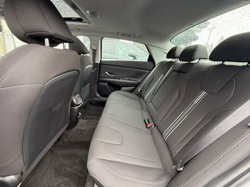 Used 2025 Hyundai Elantra SEL image 14