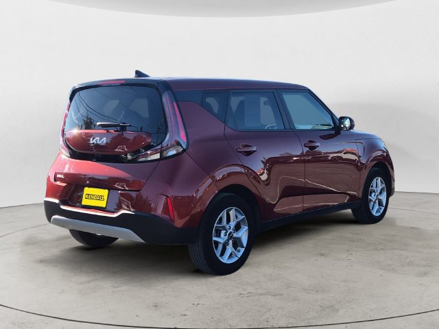 Used 2024 Kia Soul LX w/ Option Group 015 FWD image 5