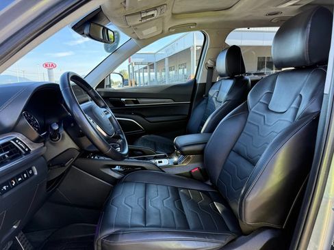 Certified 2022 Kia Telluride SX w/ SX Prestige Package AWD/4WD image 17