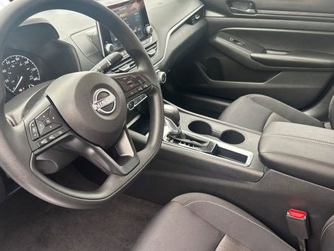 Used 2025 Nissan Altima 2.5 S image 10