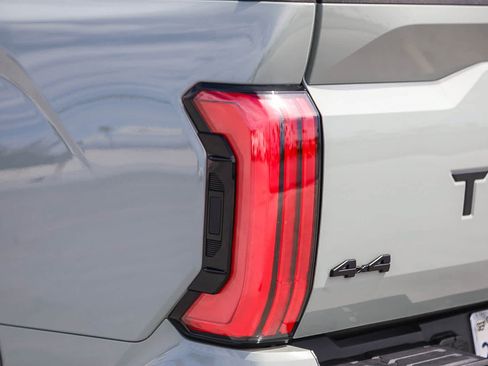 Certified 2024 Toyota Tundra Limited AWD/4WD image 10