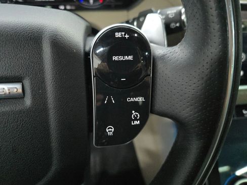 Used 2018 Land Rover Range Rover Velar R-Dynamic SE image 27