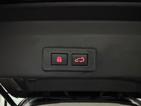 Used 2022 Subaru Ascent Limited w/ Technology Package image 13