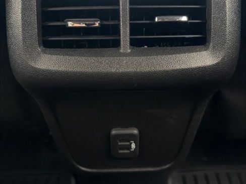Used 2023 Chevrolet Equinox LT AWD/4WD image 16