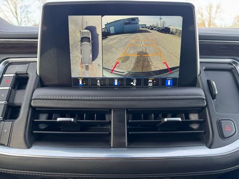 Used 2022 Chevrolet Tahoe Z71 w/ Luxury Package image 19