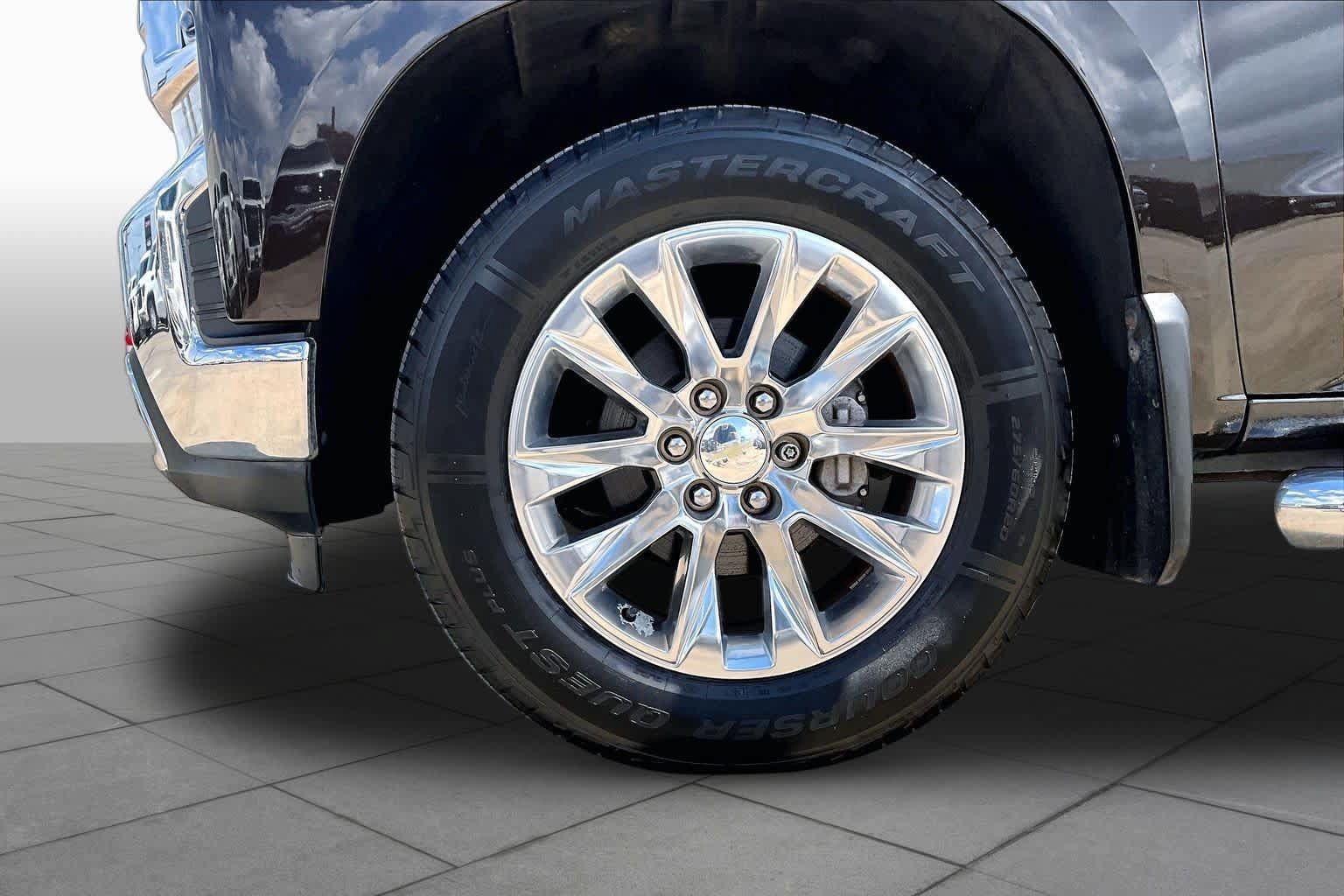 Used 2020 Chevrolet Silverado 1500 LTZ w/ LTZ Premium Package AWD/4WD image 11