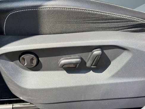 Used 2024 Volkswagen Atlas SE image 14