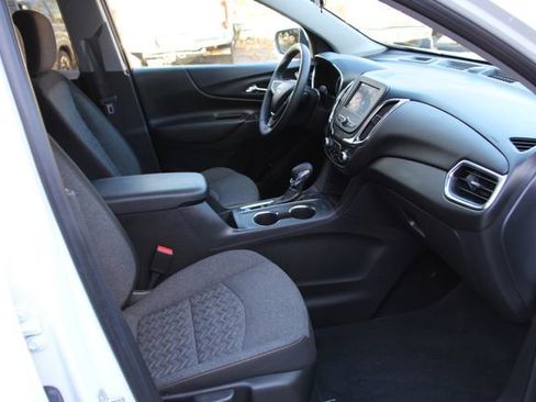 Used 2023 Chevrolet Equinox LT image 32