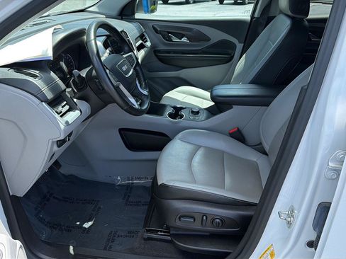 Certified 2024 GMC Terrain SLT FWD image 10