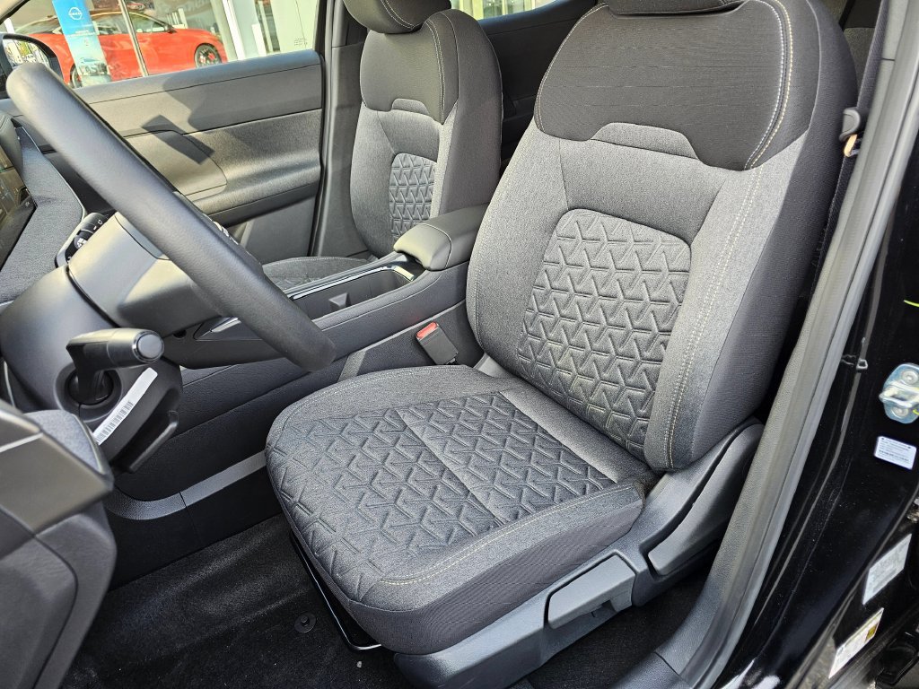 New 2027 Nissan Kicks SV AWD/4WD image 17