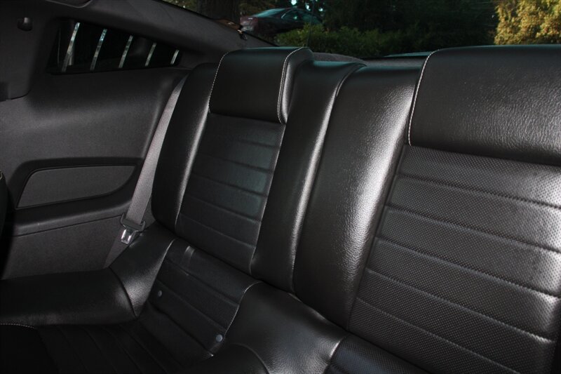 Used 2010 Ford Mustang Premium RWD image 14