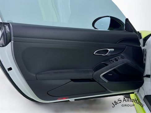 Used 2018 Porsche 718 Cayman GTS RWD image 21