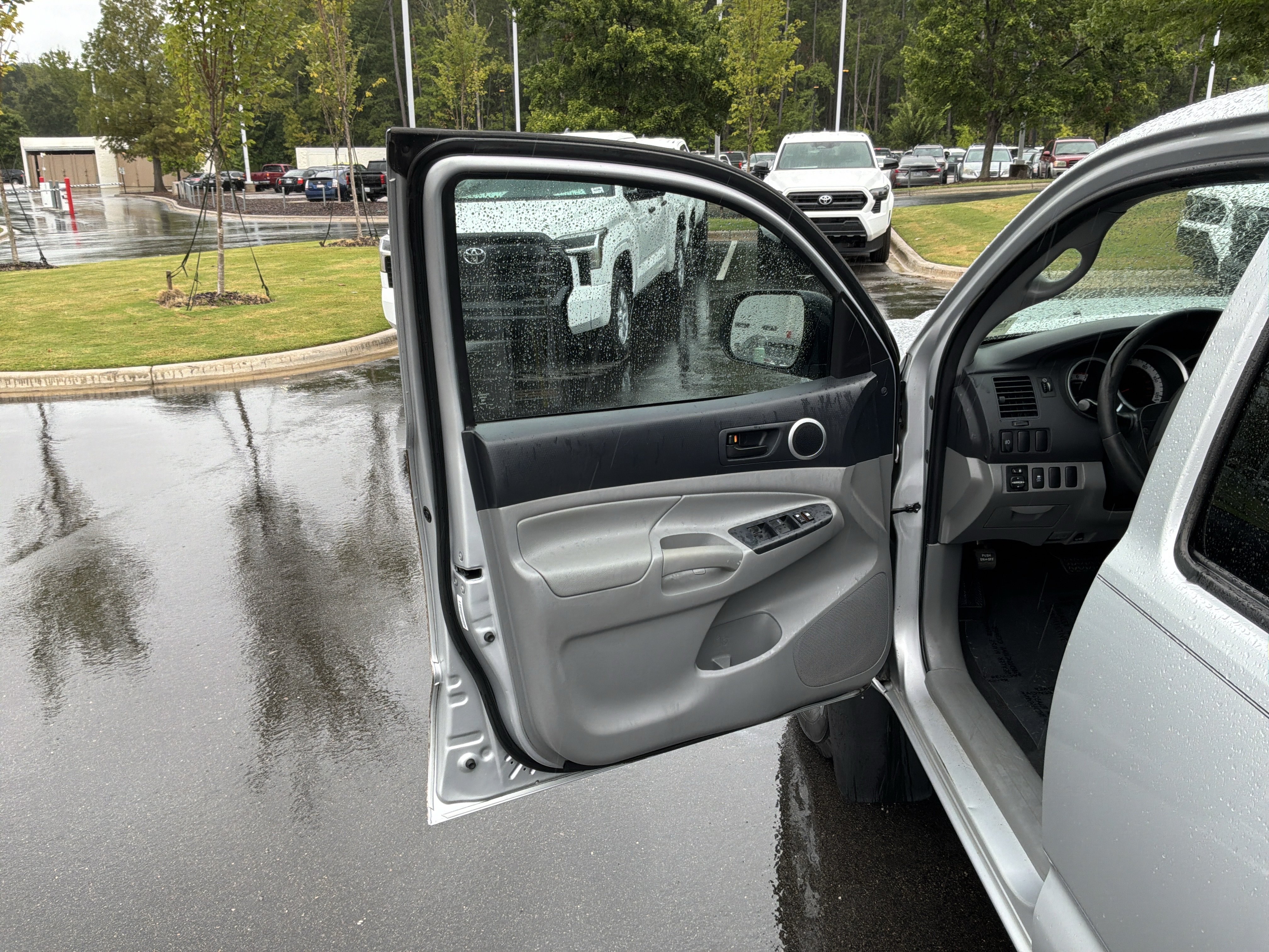 Used 2012 Toyota Tacoma PreRunner w/ SR5 Pkg RWD image 14