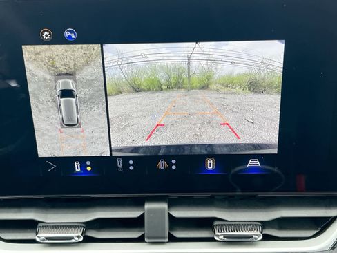 Used 2025 Chevrolet Equinox LT w/ Safety and Technology Package image 28