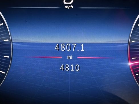 Used 2024 Mercedes-Benz GLB 250 image 16