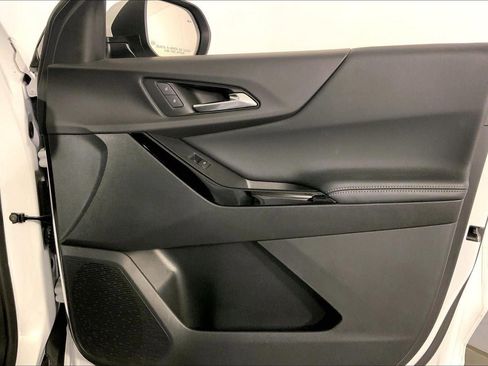 Used 2025 Chevrolet Equinox LT image 25