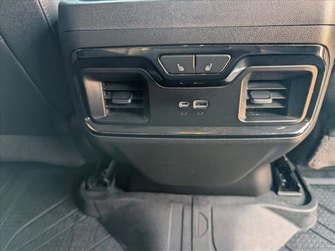 Used 2022 Chevrolet Silverado 1500 ZR2 w/ Technology Package image 18