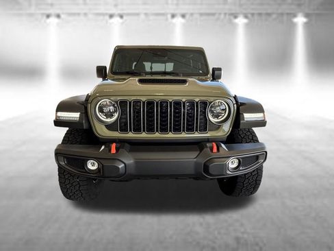 Used 2025 Jeep Gladiator Mojave w/ Safety Group AWD/4WD image 9