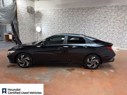 Used 2024 Hyundai Elantra SEL w/ Convenience Package FWD image 4
