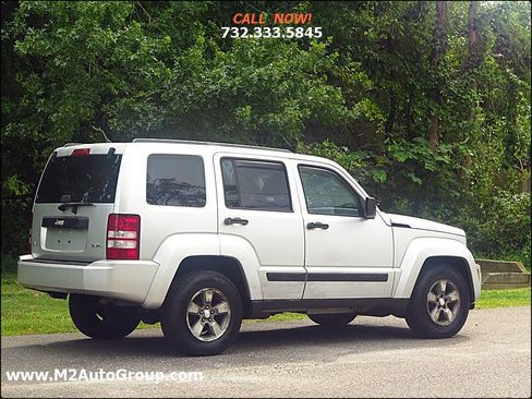 Used 2008 Jeep Liberty Sport image 4