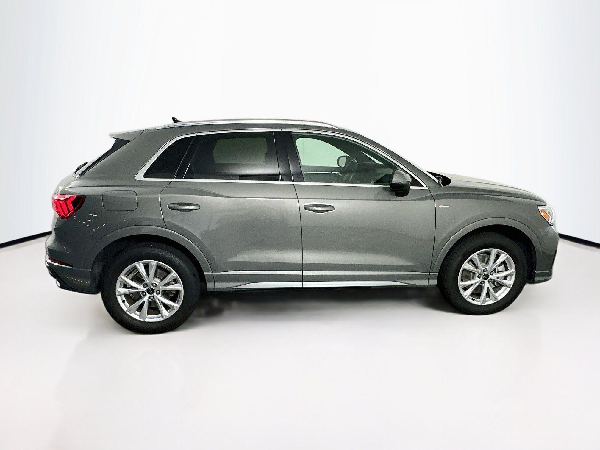 Used 2025 Audi Q3 2.0T Premium AWD/4WD image 10