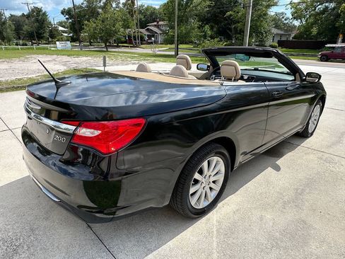 Used 2014 Chrysler 200 Touring FWD image 6
