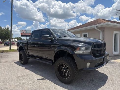 Used 2015 RAM 1500 Express AWD/4WD image 3