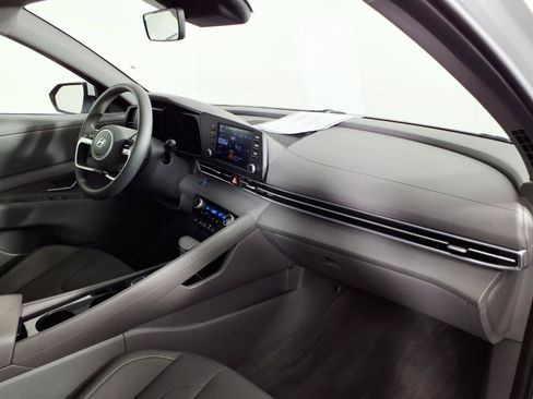 Certified 2023 Hyundai Elantra Blue FWD image 9