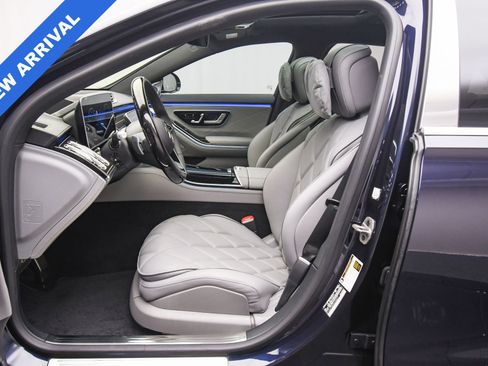 Used 2025 Mercedes-Benz Maybach S 580 4MATIC image 20