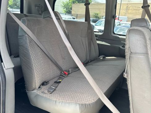 Used 2011 Chevrolet Express 2500 LS image 27