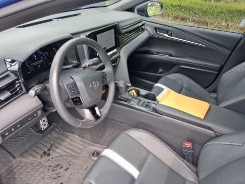 Used 2026 Toyota Camry SE FWD image 2
