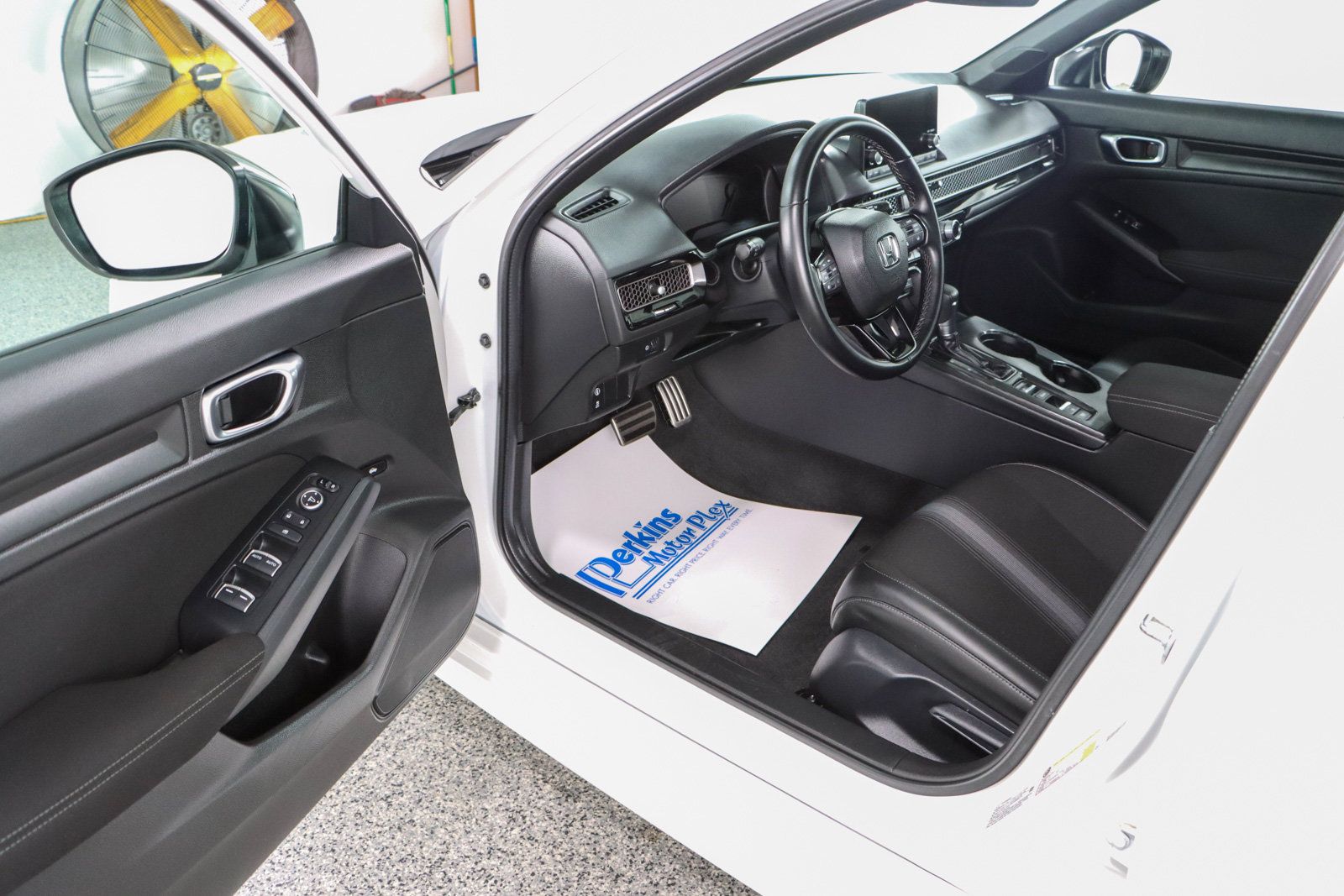 Used 2024 Honda Civic Sport image 3