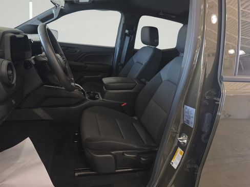Used 2025 Chevrolet Colorado Trail Boss AWD/4WD image 12