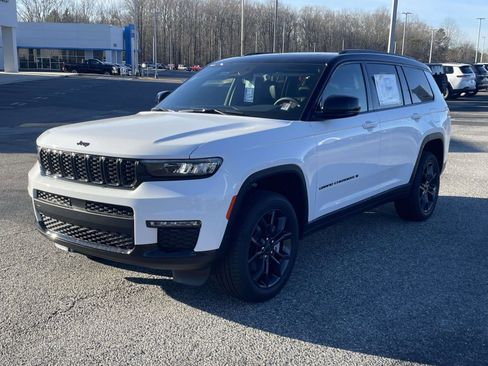 New 2025 Jeep Grand Cherokee L Limited image 3