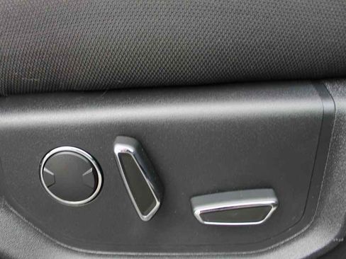 Used 2018 Ford F150 XLT w/ Equipment Group 302A Luxury image 30