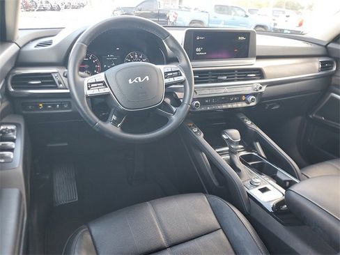 Used 2022 Kia Telluride EX w/ EX Premium Package image 12