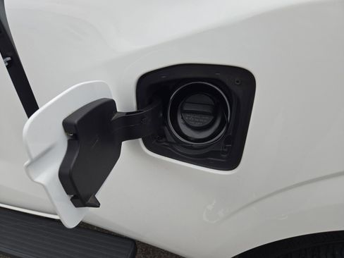 Used 2023 Nissan Frontier S image 11